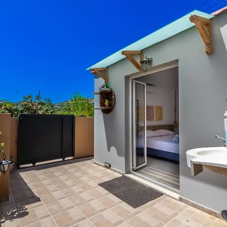 Holiday home With Pool & Private Parking