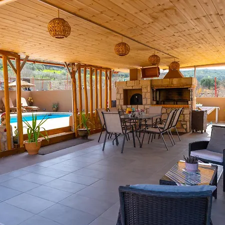 Holiday home With Pool & Private Parking